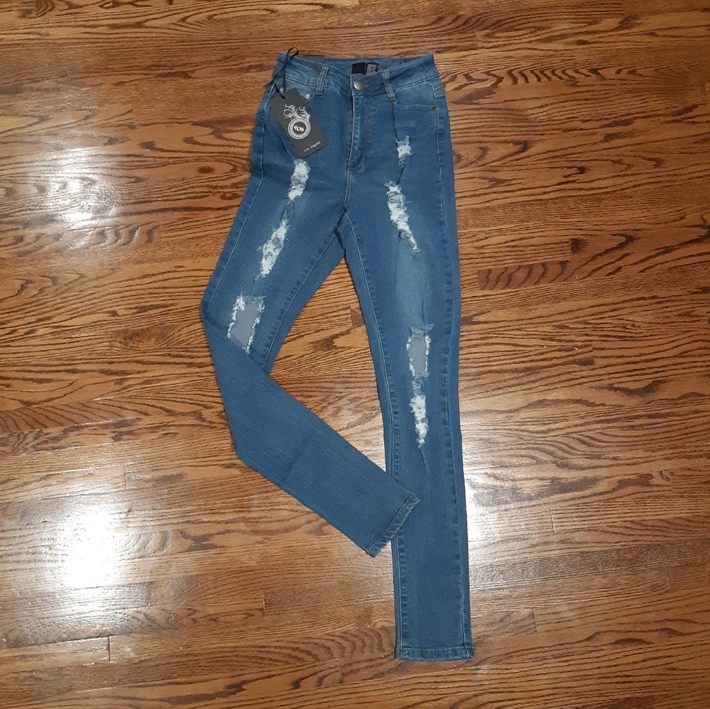 B.O.B High waist distressed skinny jeans size 5/6